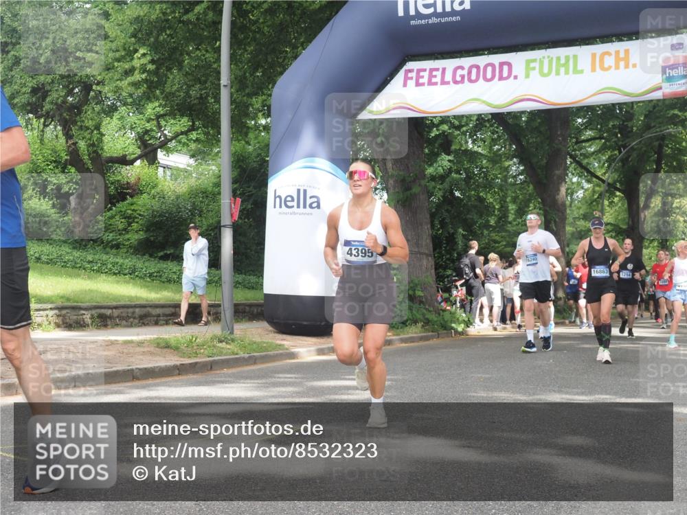 29.06.2025 - hella hamburg halbmarathon KatJ http://msf.ph/oto/8532323 29.06.2025 11:11:32 Zwischen KM18-KM19 4194, 4395, 6546 meine-sportfotos.de