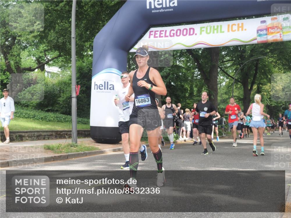 29.06.2025 - hella hamburg halbmarathon KatJ http://msf.ph/oto/8532336 29.06.2025 11:11:34 Zwischen KM18-KM19 4194, 4395, 6546 meine-sportfotos.de