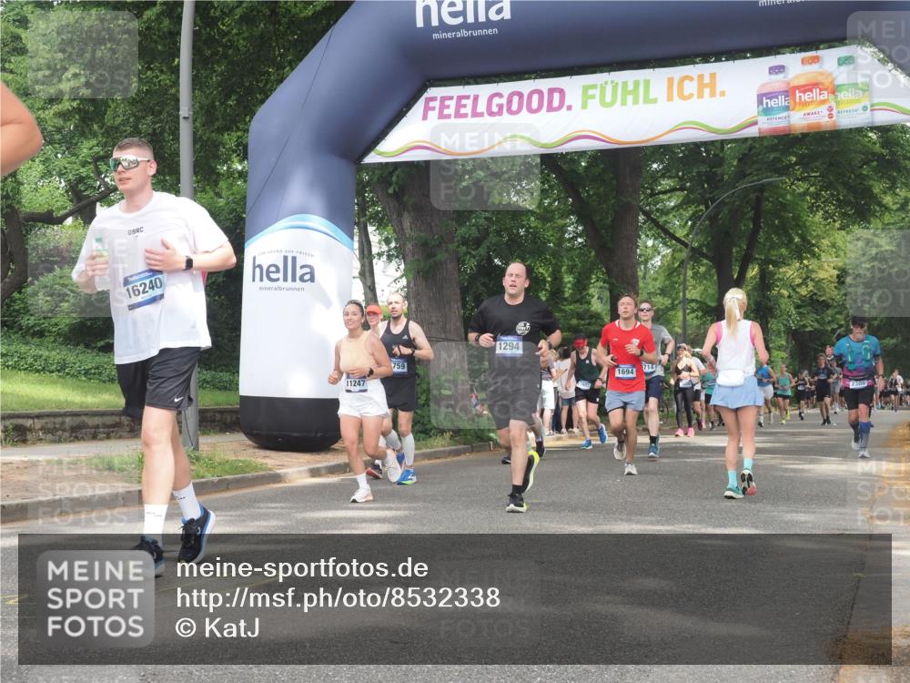 29.06.2025 - hella hamburg halbmarathon KatJ http://msf.ph/oto/8532338 29.06.2025 11:11:35 Zwischen KM18-KM19 1694, 4194, 4395 meine-sportfotos.de