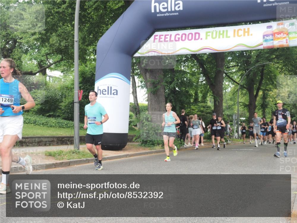 29.06.2025 - hella hamburg halbmarathon KatJ http://msf.ph/oto/8532392 29.06.2025 11:11:45 Zwischen KM18-KM19 1853 meine-sportfotos.de