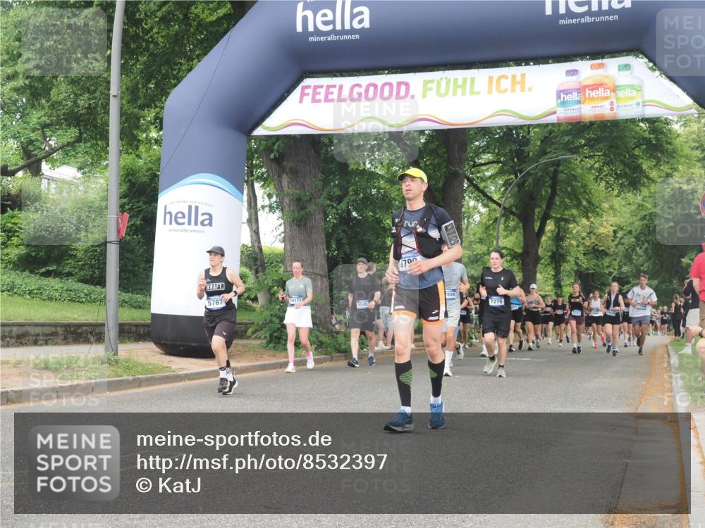 29.06.2025 - hella hamburg halbmarathon KatJ http://msf.ph/oto/8532397 29.06.2025 11:11:48 Zwischen KM18-KM19 1853, 5546, 5767 meine-sportfotos.de