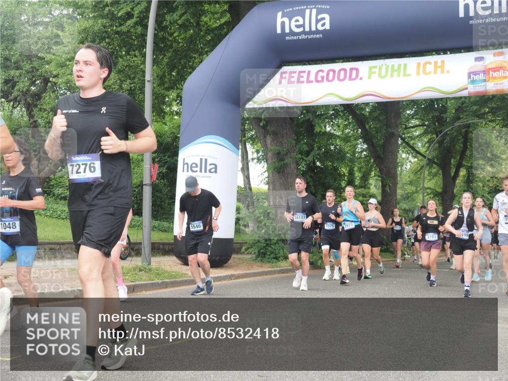 29.06.2025 - hella hamburg halbmarathon KatJ http://msf.ph/oto/8532418 29.06.2025 11:11:52 Zwischen KM18-KM19 1048, 1853, 2925, 3781, 5546, 5767, 7276 meine-sportfotos.de