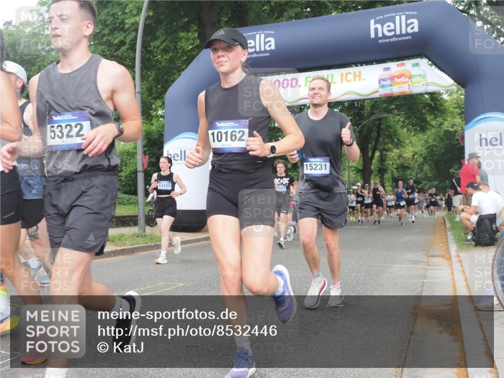 29.06.2025 - hella hamburg halbmarathon KatJ http://msf.ph/oto/8532446 29.06.2025 11:11:58 Zwischen KM18-KM19 2925, 3003, 3781, 3910, 5322, 7375, 7832, 7917 meine-sportfotos.de
