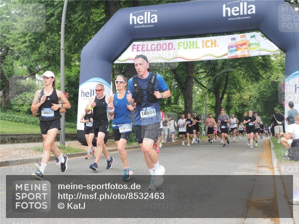 29.06.2025 - hella hamburg halbmarathon KatJ http://msf.ph/oto/8532463 29.06.2025 11:12:04 Zwischen KM18-KM19 3003, 3728 meine-sportfotos.de