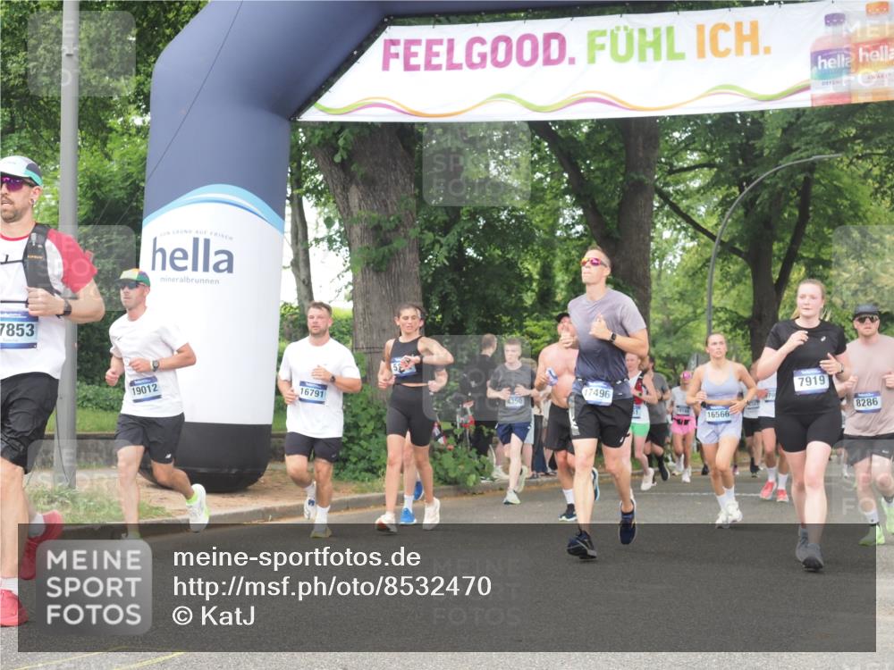 29.06.2025 - hella hamburg halbmarathon KatJ http://msf.ph/oto/8532470 29.06.2025 11:12:06 Zwischen KM18-KM19 2097, 3003, 3728, 4350, 5122, 7919, 8286 meine-sportfotos.de
