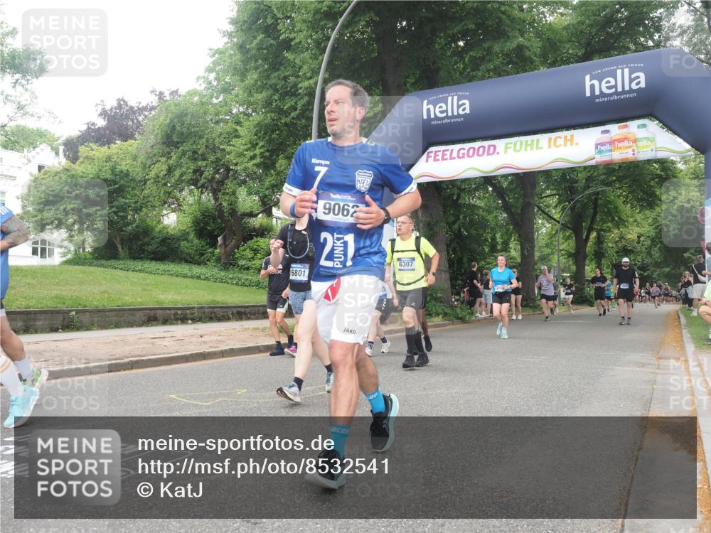29.06.2025 - hella hamburg halbmarathon KatJ http://msf.ph/oto/8532541 29.06.2025 11:12:22 Zwischen KM18-KM19 1477, 2703, 3842, 6307, 6724, 7529 meine-sportfotos.de