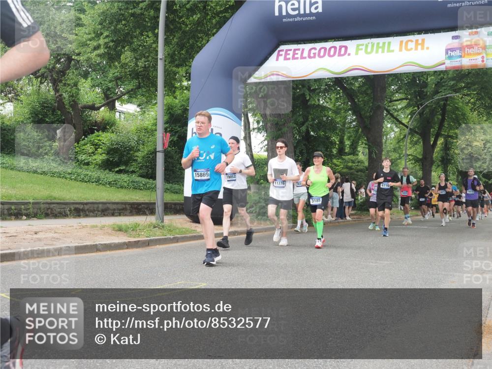 29.06.2025 - hella hamburg halbmarathon KatJ http://msf.ph/oto/8532577 29.06.2025 11:12:33 Zwischen KM18-KM19 3185, 3825, 3826, 6710 meine-sportfotos.de