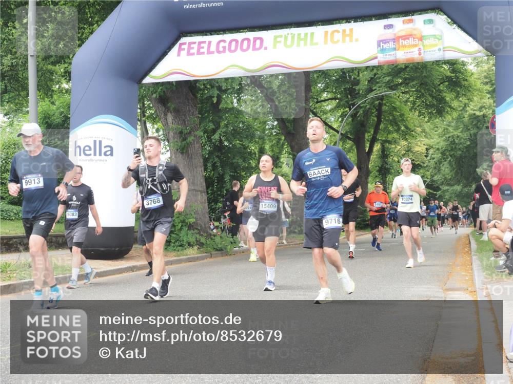29.06.2025 - hella hamburg halbmarathon KatJ http://msf.ph/oto/8532679 29.06.2025 11:12:54 Zwischen KM18-KM19 1187, 1444, 3573, 3579, 3768, 5629, 6663, 7228 meine-sportfotos.de