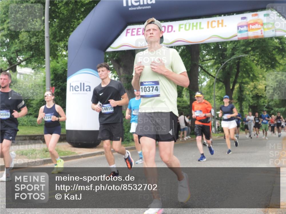 29.06.2025 - hella hamburg halbmarathon KatJ http://msf.ph/oto/8532702 29.06.2025 11:12:58 Zwischen KM18-KM19 1187, 3579, 3768, 5494 meine-sportfotos.de