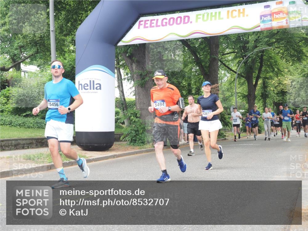 29.06.2025 - hella hamburg halbmarathon KatJ http://msf.ph/oto/8532707 29.06.2025 11:12:59 Zwischen KM18-KM19 3768, 5494 meine-sportfotos.de
