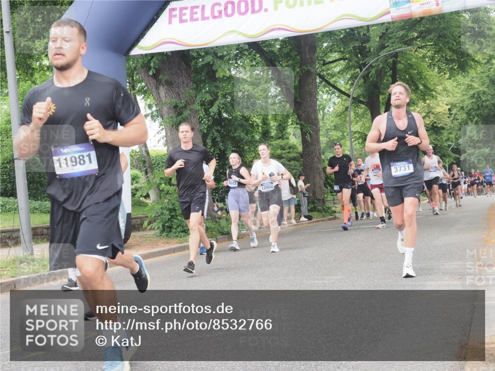 29.06.2025 - hella hamburg halbmarathon KatJ http://msf.ph/oto/8532766 29.06.2025 11:14:08 Zwischen KM18-KM19 2294, 2414, 2514, 3731, 4161, 4349, 4366, 4993, 6598, 7351 meine-sportfotos.de