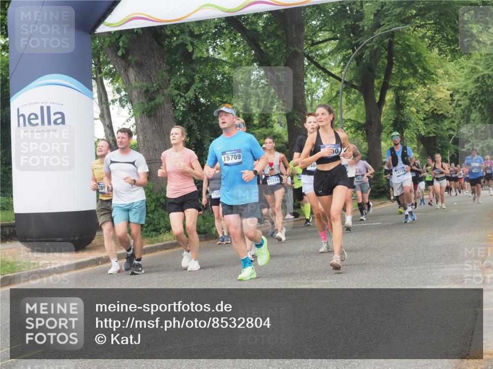 29.06.2025 - hella hamburg halbmarathon KatJ http://msf.ph/oto/8532804 29.06.2025 11:14:17 Zwischen KM18-KM19 2699, 5659, 6103, 6285, 8050, 8083 meine-sportfotos.de