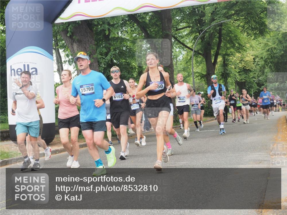 29.06.2025 - hella hamburg halbmarathon KatJ http://msf.ph/oto/8532810 29.06.2025 11:14:18 Zwischen KM18-KM19 1328, 2699, 2891, 5659, 6103, 6285, 6640, 8050, 8083 meine-sportfotos.de