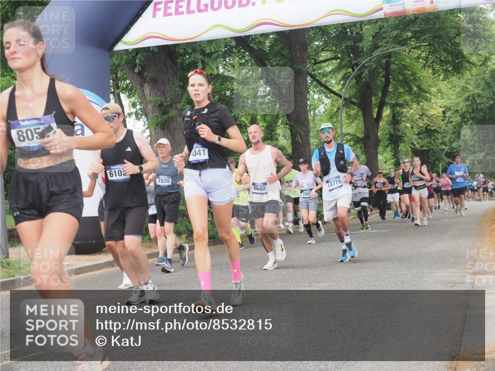 29.06.2025 - hella hamburg halbmarathon KatJ http://msf.ph/oto/8532815 29.06.2025 11:14:19 Zwischen KM18-KM19 1328, 2699, 2891, 5659, 6103, 6285, 6640, 8050, 8083 meine-sportfotos.de