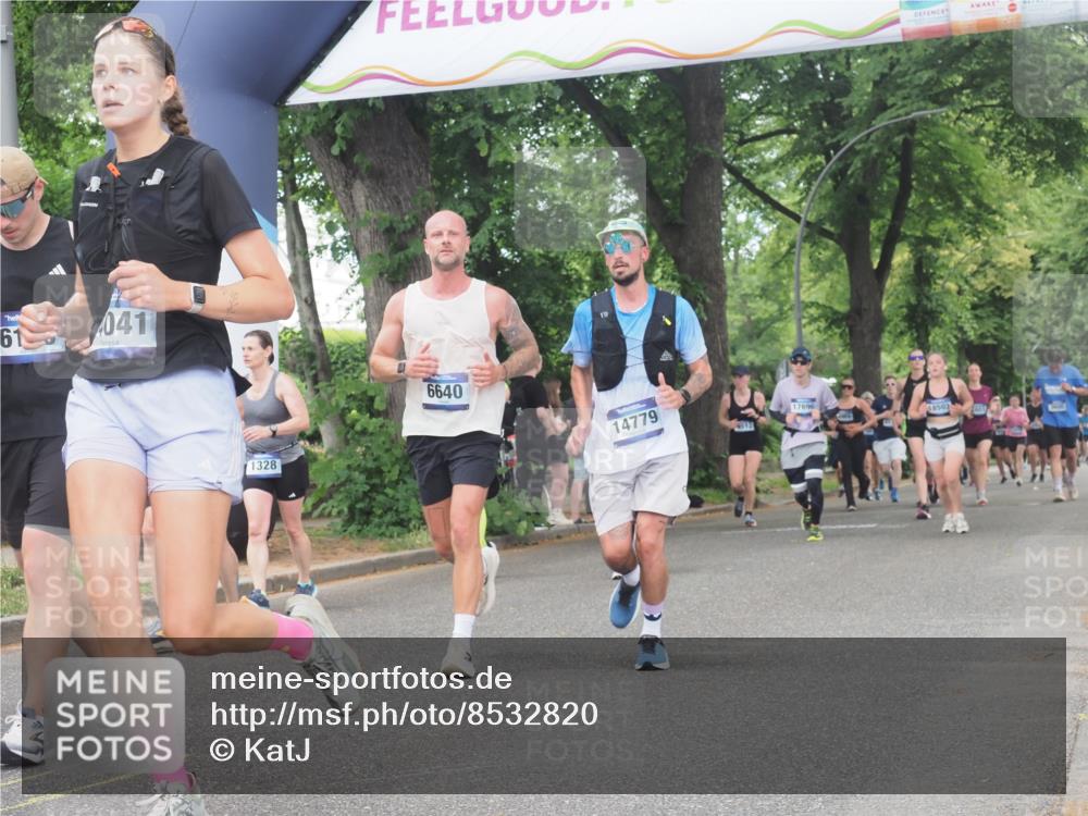 29.06.2025 - hella hamburg halbmarathon KatJ http://msf.ph/oto/8532820 29.06.2025 11:14:20 Zwischen KM18-KM19 1328, 2699, 2891, 2959, 5659, 6103, 6640, 8050, 8083 meine-sportfotos.de