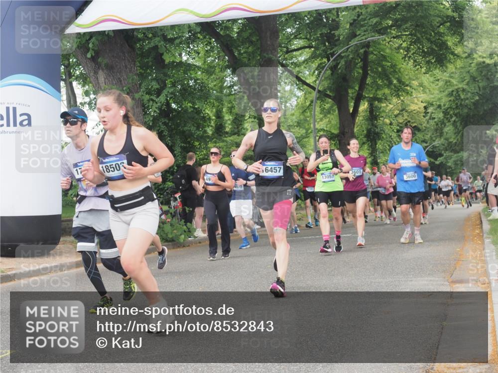 29.06.2025 - hella hamburg halbmarathon KatJ http://msf.ph/oto/8532843 29.06.2025 11:14:24 Zwischen KM18-KM19 1328, 2891, 2959, 4969, 6103, 6640, 7604, 7820, 8050 meine-sportfotos.de