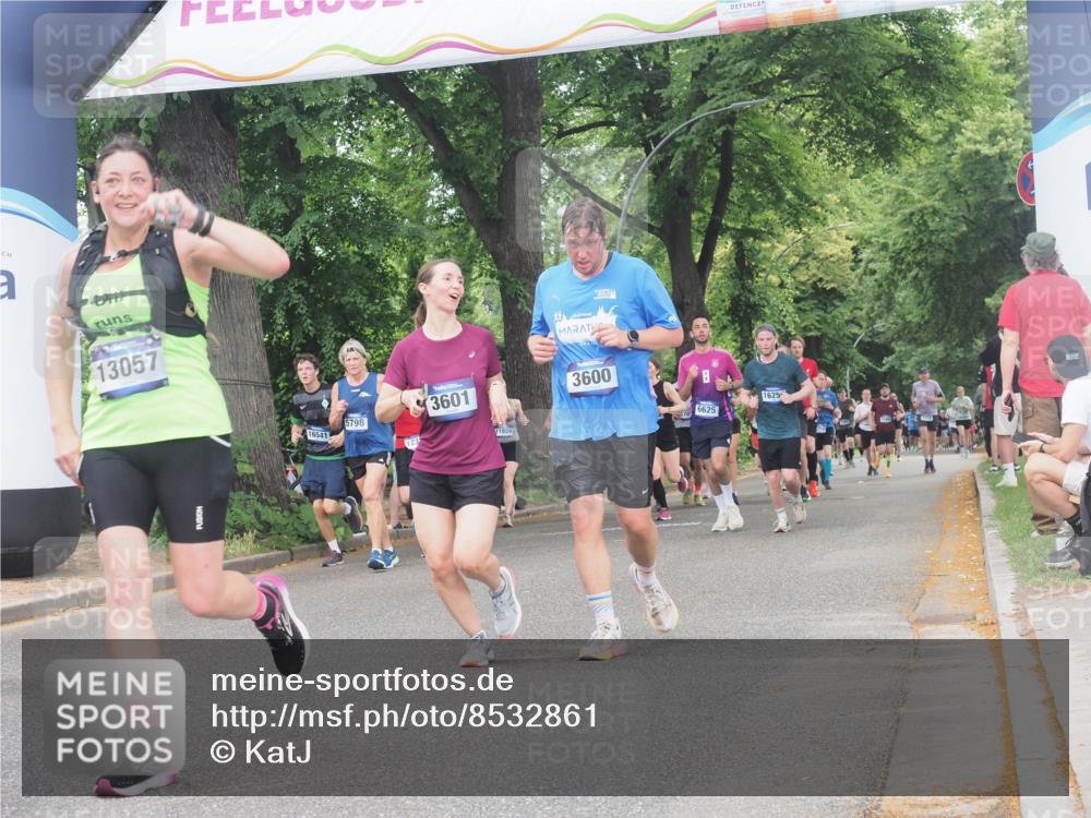 29.06.2025 - hella hamburg halbmarathon KatJ http://msf.ph/oto/8532861 29.06.2025 11:14:28 Zwischen KM18-KM19 2959, 3600, 3601, 4969, 5798, 6578, 7604, 7820 meine-sportfotos.de