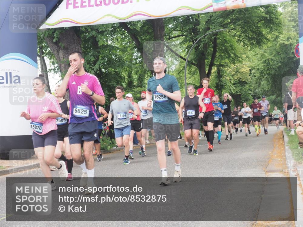 29.06.2025 - hella hamburg halbmarathon KatJ http://msf.ph/oto/8532875 29.06.2025 11:14:31 Zwischen KM18-KM19 2505, 3600, 3601, 4969, 5798, 6578, 6625, 7604, 8687 meine-sportfotos.de