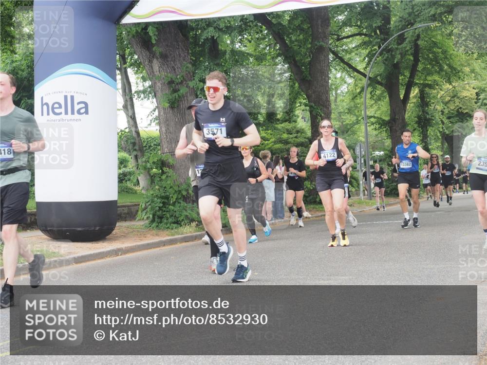 29.06.2025 - hella hamburg halbmarathon KatJ http://msf.ph/oto/8532930 29.06.2025 11:14:42 Zwischen KM18-KM19 1534, 2325, 2357, 3571, 4877, 6620, 8688 meine-sportfotos.de