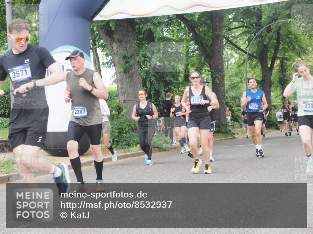 29.06.2025 - hella hamburg halbmarathon KatJ http://msf.ph/oto/8532937 29.06.2025 11:14:43 Zwischen KM18-KM19 2325, 2357, 3050, 3571, 5584, 6620 meine-sportfotos.de