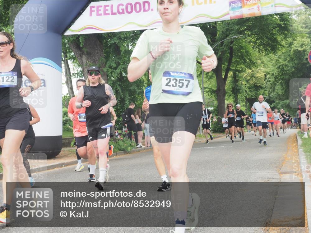 29.06.2025 - hella hamburg halbmarathon KatJ http://msf.ph/oto/8532949 29.06.2025 11:14:45 Zwischen KM18-KM19 2325, 2357, 3050, 3571, 4122, 5584, 6304 meine-sportfotos.de