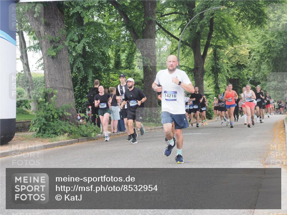 29.06.2025 - hella hamburg halbmarathon KatJ http://msf.ph/oto/8532954 29.06.2025 11:14:48 Zwischen KM18-KM19 2357, 3050, 3571, 4122, 5584, 6304 meine-sportfotos.de