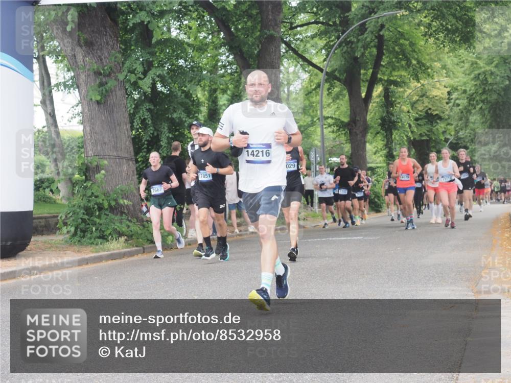 29.06.2025 - hella hamburg halbmarathon KatJ http://msf.ph/oto/8532958 29.06.2025 11:14:49 Zwischen KM18-KM19 2357, 3029, 3050, 3571, 4122, 5584, 6304 meine-sportfotos.de