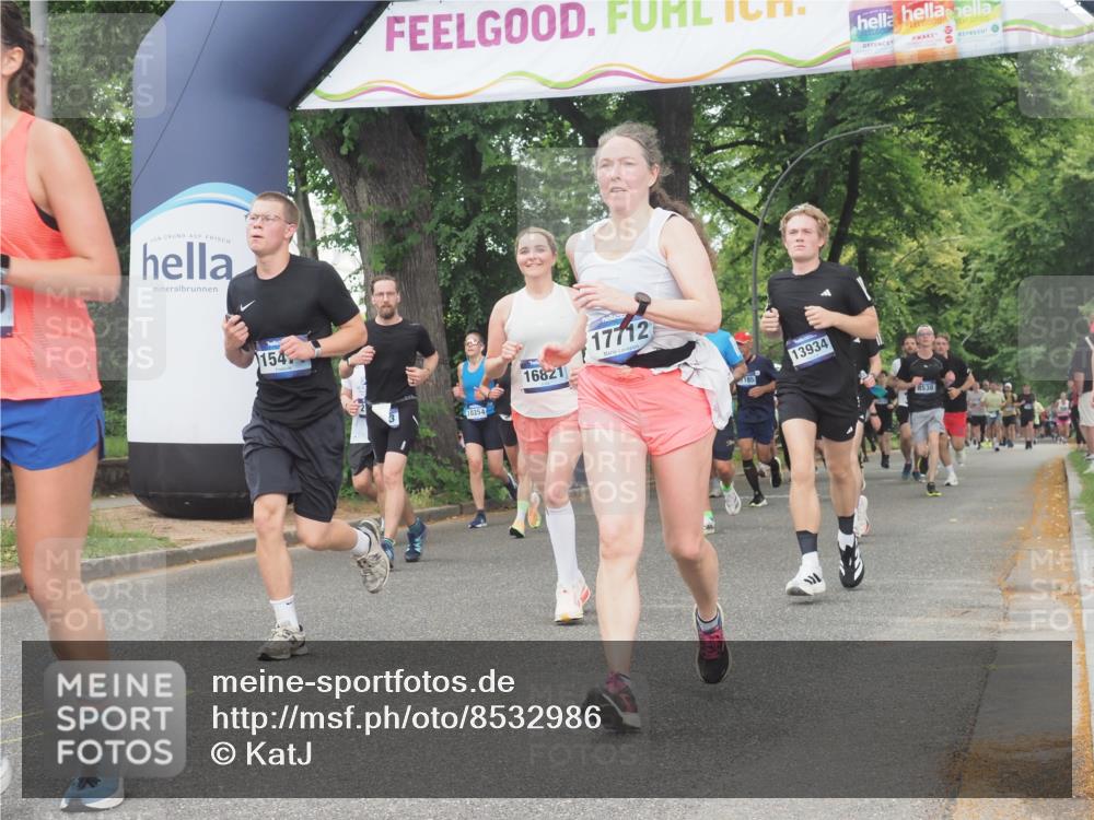 29.06.2025 - hella hamburg halbmarathon KatJ http://msf.ph/oto/8532986 29.06.2025 11:14:55 Zwischen KM18-KM19 3029, 3421, 5223, 5343, 7667 meine-sportfotos.de
