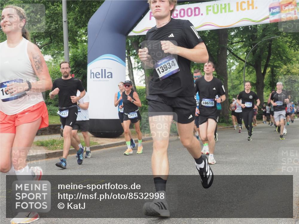 29.06.2025 - hella hamburg halbmarathon KatJ http://msf.ph/oto/8532998 29.06.2025 11:14:57 Zwischen KM18-KM19 2744, 3029, 3421, 5223, 5343, 5406, 7295, 7667, 8538 meine-sportfotos.de