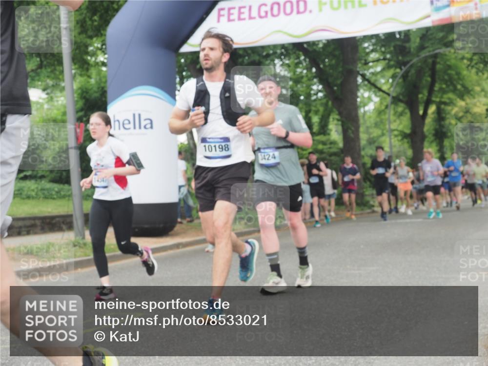 29.06.2025 - hella hamburg halbmarathon KatJ http://msf.ph/oto/8533021 29.06.2025 11:15:01 Zwischen KM18-KM19 2744, 3421, 3424, 5223, 5343, 5406, 7295, 8538 meine-sportfotos.de