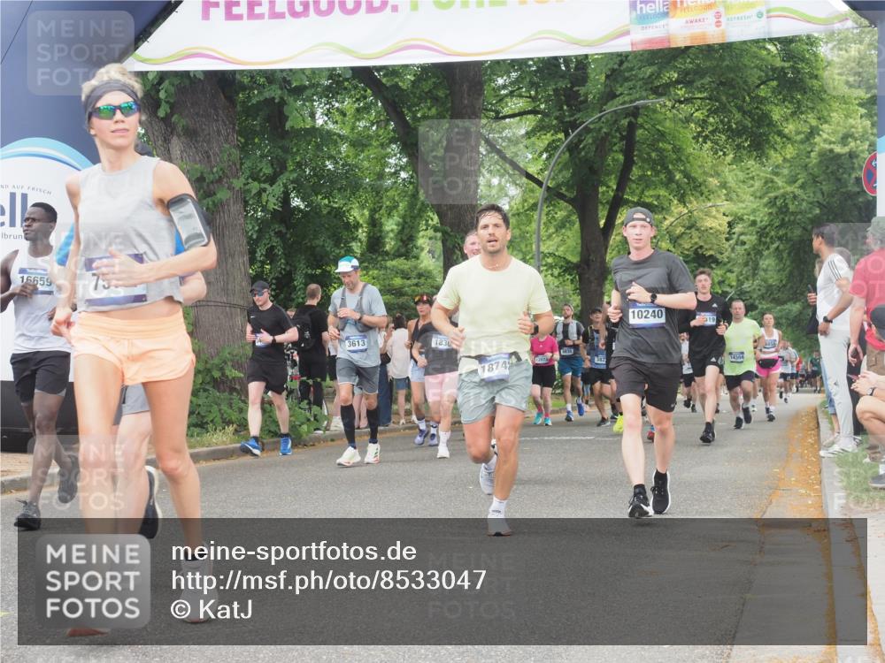 29.06.2025 - hella hamburg halbmarathon KatJ http://msf.ph/oto/8533047 29.06.2025 11:15:08 Zwischen KM18-KM19 2945, 7252 meine-sportfotos.de