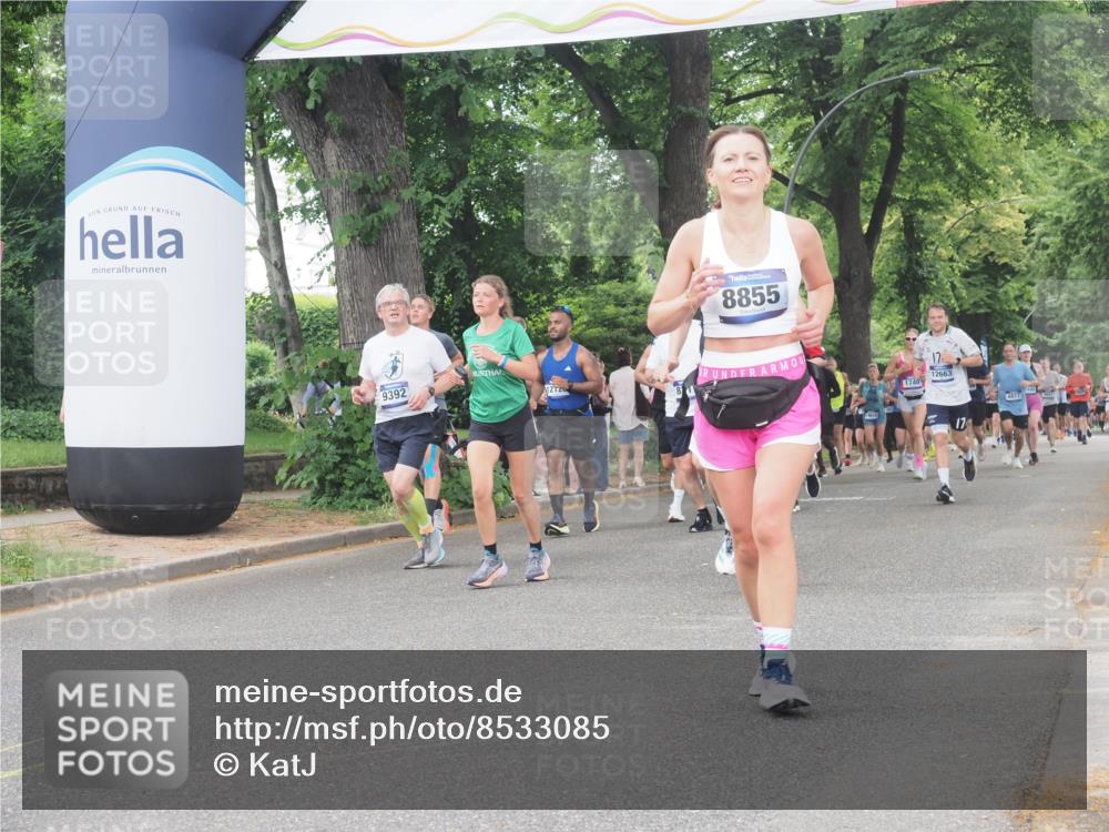 29.06.2025 - hella hamburg halbmarathon KatJ http://msf.ph/oto/8533085 29.06.2025 11:15:16 Zwischen KM18-KM19 1836, 3430, 3613 meine-sportfotos.de