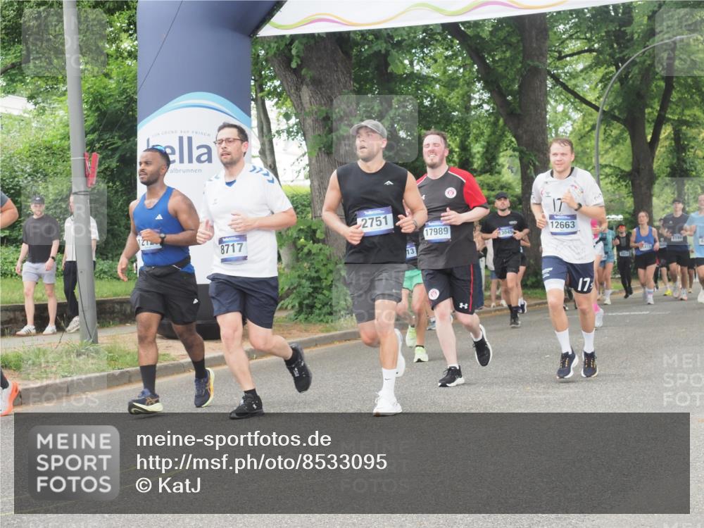 29.06.2025 - hella hamburg halbmarathon KatJ http://msf.ph/oto/8533095 29.06.2025 11:15:19 Zwischen KM18-KM19 3430, 4561, 8187, 8717 meine-sportfotos.de