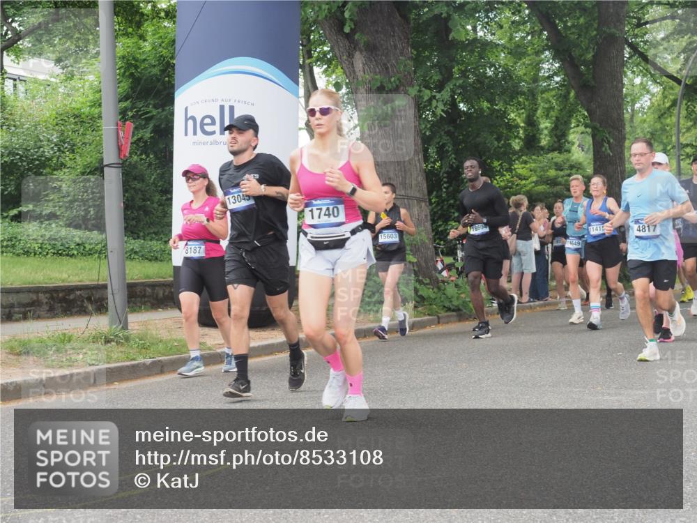 29.06.2025 - hella hamburg halbmarathon KatJ http://msf.ph/oto/8533108 29.06.2025 11:15:22 Zwischen KM18-KM19 1740, 4561, 4817, 8187, 8717 meine-sportfotos.de