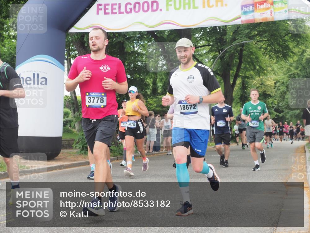 29.06.2025 - hella hamburg halbmarathon KatJ http://msf.ph/oto/8533182 29.06.2025 11:15:37 Zwischen KM18-KM19 1395, 2832, 2914, 3365, 3778, 4164, 4807, 5496, 5943, 7454 meine-sportfotos.de