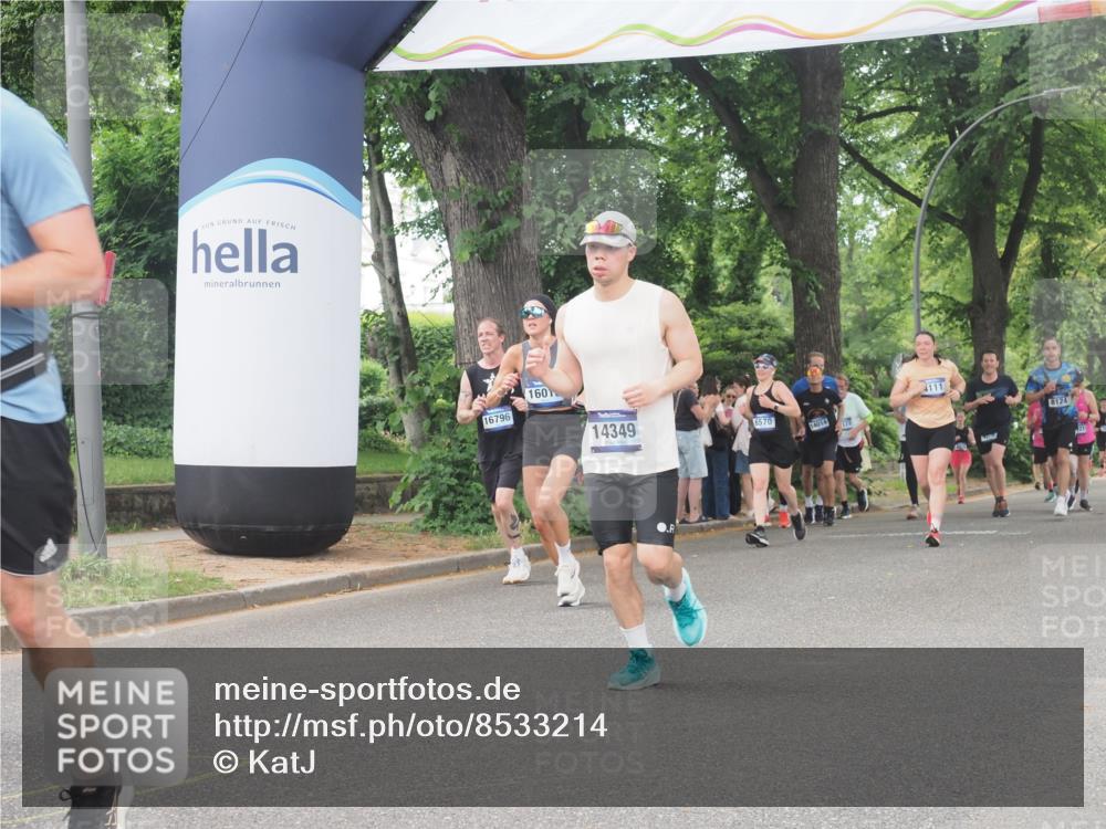 29.06.2025 - hella hamburg halbmarathon KatJ http://msf.ph/oto/8533214 29.06.2025 11:15:45 Zwischen KM18-KM19 2831, 3769, 6570, 7454 meine-sportfotos.de