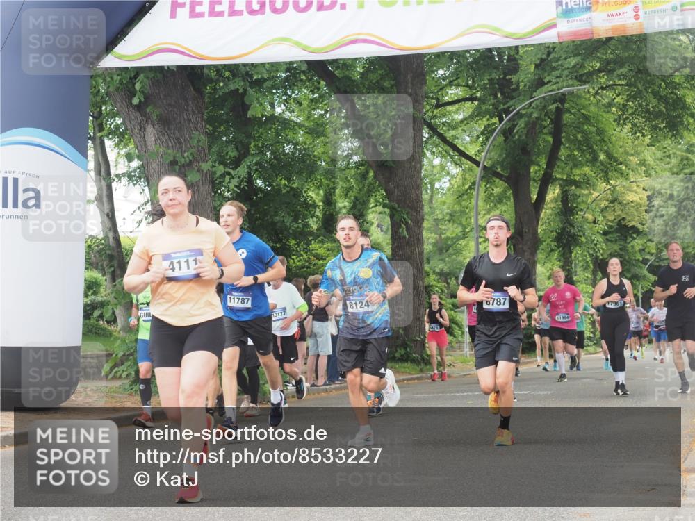 29.06.2025 - hella hamburg halbmarathon KatJ http://msf.ph/oto/8533227 29.06.2025 11:15:48 Zwischen KM18-KM19 4111, 4375, 4376, 6570, 8124 meine-sportfotos.de