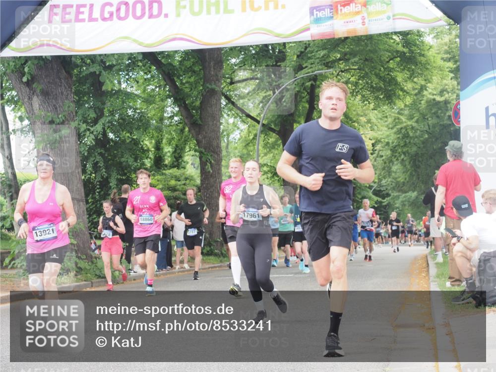 29.06.2025 - hella hamburg halbmarathon KatJ http://msf.ph/oto/8533241 29.06.2025 11:15:52 Zwischen KM18-KM19 4111, 4375, 4376, 6478, 8124 meine-sportfotos.de