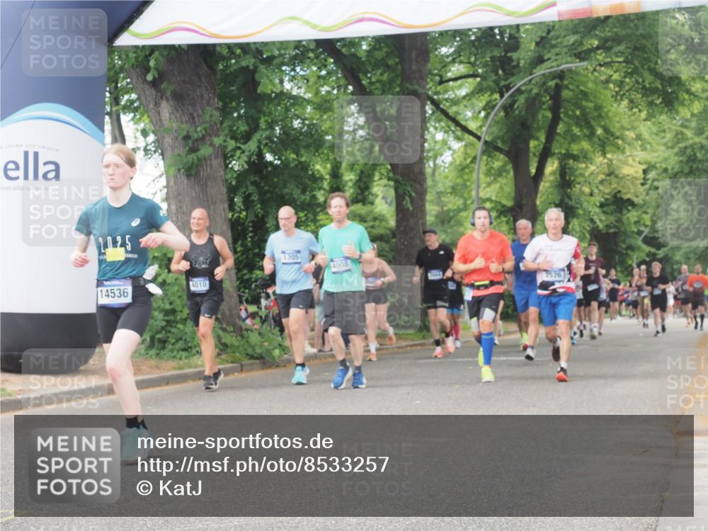 29.06.2025 - hella hamburg halbmarathon KatJ http://msf.ph/oto/8533257 29.06.2025 11:15:56 Zwischen KM18-KM19 1305, 4008, 4376, 6478, 6787, 8124 meine-sportfotos.de