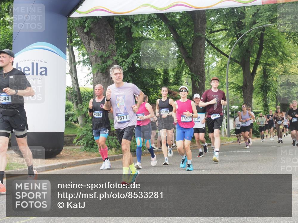 29.06.2025 - hella hamburg halbmarathon KatJ http://msf.ph/oto/8533281 29.06.2025 11:16:01 Zwischen KM18-KM19 1305, 2080, 2526, 2944, 3617, 4008, 4010, 5437, 5825, 6787, 8349 meine-sportfotos.de