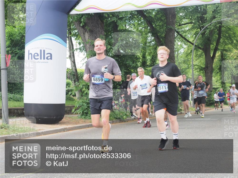 29.06.2025 - hella hamburg halbmarathon KatJ http://msf.ph/oto/8533306 29.06.2025 11:16:08 Zwischen KM18-KM19 2080, 4221, 4580, 5825, 6859, 7387, 8355, 8388 meine-sportfotos.de
