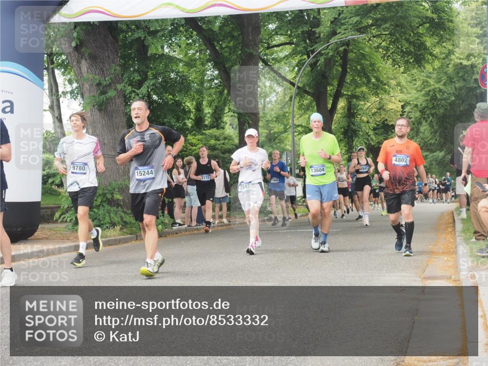29.06.2025 - hella hamburg halbmarathon KatJ http://msf.ph/oto/8533332 29.06.2025 11:16:13 Zwischen KM18-KM19 2342, 4221, 4802, 6859, 8355, 8388, 8676 meine-sportfotos.de