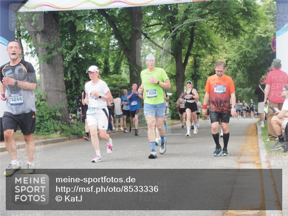 29.06.2025 - hella hamburg halbmarathon KatJ http://msf.ph/oto/8533336 29.06.2025 11:16:14 Zwischen KM18-KM19 2342, 4221, 4802, 6859, 8355, 8388, 8676 meine-sportfotos.de