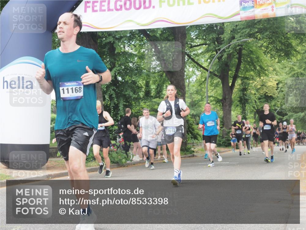 29.06.2025 - hella hamburg halbmarathon KatJ http://msf.ph/oto/8533398 29.06.2025 11:16:32 Zwischen KM18-KM19 3358, 3753, 5793 meine-sportfotos.de