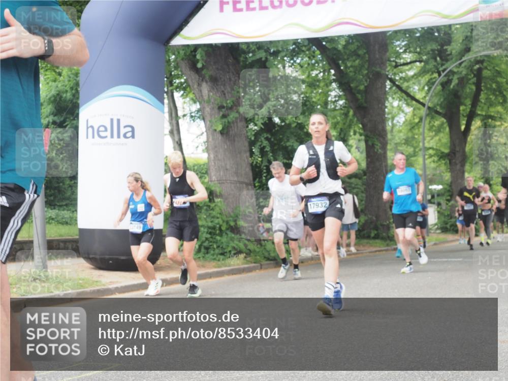 29.06.2025 - hella hamburg halbmarathon KatJ http://msf.ph/oto/8533404 29.06.2025 11:16:33 Zwischen KM18-KM19 3358, 3753, 5793, 6195 meine-sportfotos.de