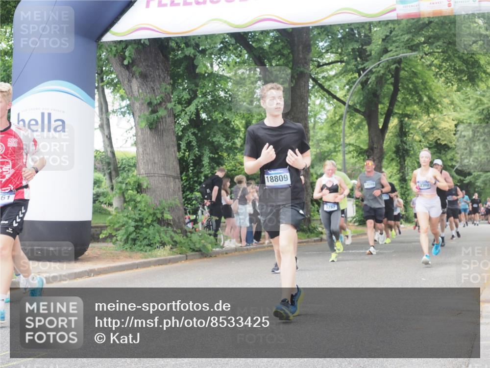 29.06.2025 - hella hamburg halbmarathon KatJ http://msf.ph/oto/8533425 29.06.2025 11:16:37 Zwischen KM18-KM19 3752, 3753, 5561, 6195, 7267 meine-sportfotos.de