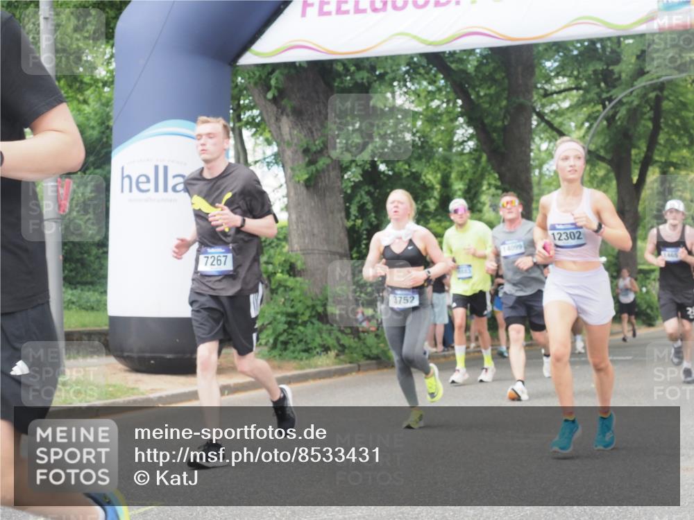 29.06.2025 - hella hamburg halbmarathon KatJ http://msf.ph/oto/8533431 29.06.2025 11:16:39 Zwischen KM18-KM19 3752, 5561, 6195, 7267 meine-sportfotos.de