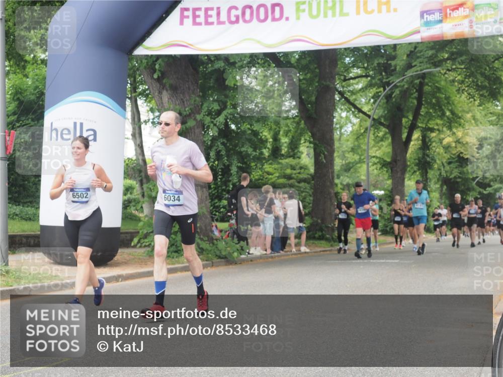 29.06.2025 - hella hamburg halbmarathon KatJ http://msf.ph/oto/8533468 29.06.2025 11:16:49 Zwischen KM18-KM19 6034, 6502, 6573 meine-sportfotos.de