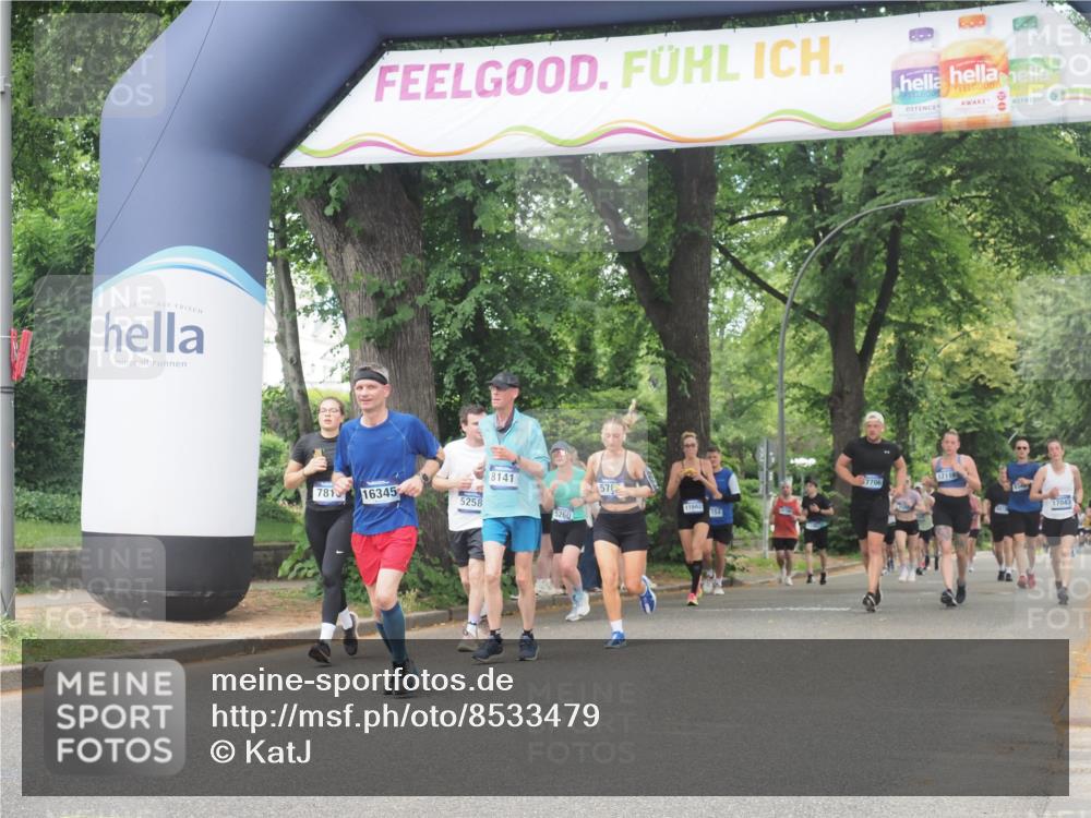 29.06.2025 - hella hamburg halbmarathon KatJ http://msf.ph/oto/8533479 29.06.2025 11:16:53 Zwischen KM18-KM19 6034, 6502, 8141 meine-sportfotos.de