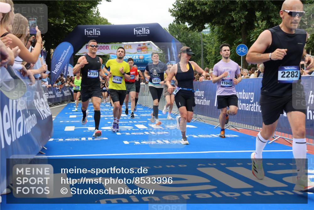 29.06.2025 - hella hamburg halbmarathon Strokosch-Dieckow http://msf.ph/oto/8533996 29.06.2025 10:56:56 Ziel 1485, 1955, 2282, 2741, 2759, 4299, 5033, 5418, 6835, 7716, 8669, 11043, 11143, 11212, 11638, 14678, 15097, 16470, 16620, 16679, 16909, 18719, 19091 meine-sportfotos.de